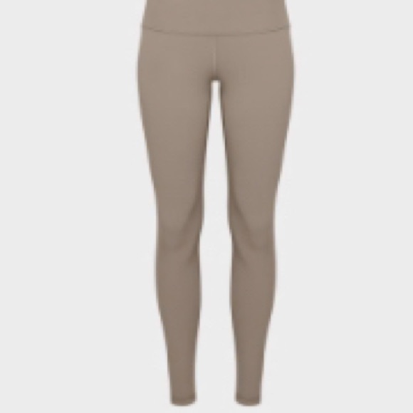Aritzia Pants - Aritzia Butter Cheeky Hi-Rise 28” legging